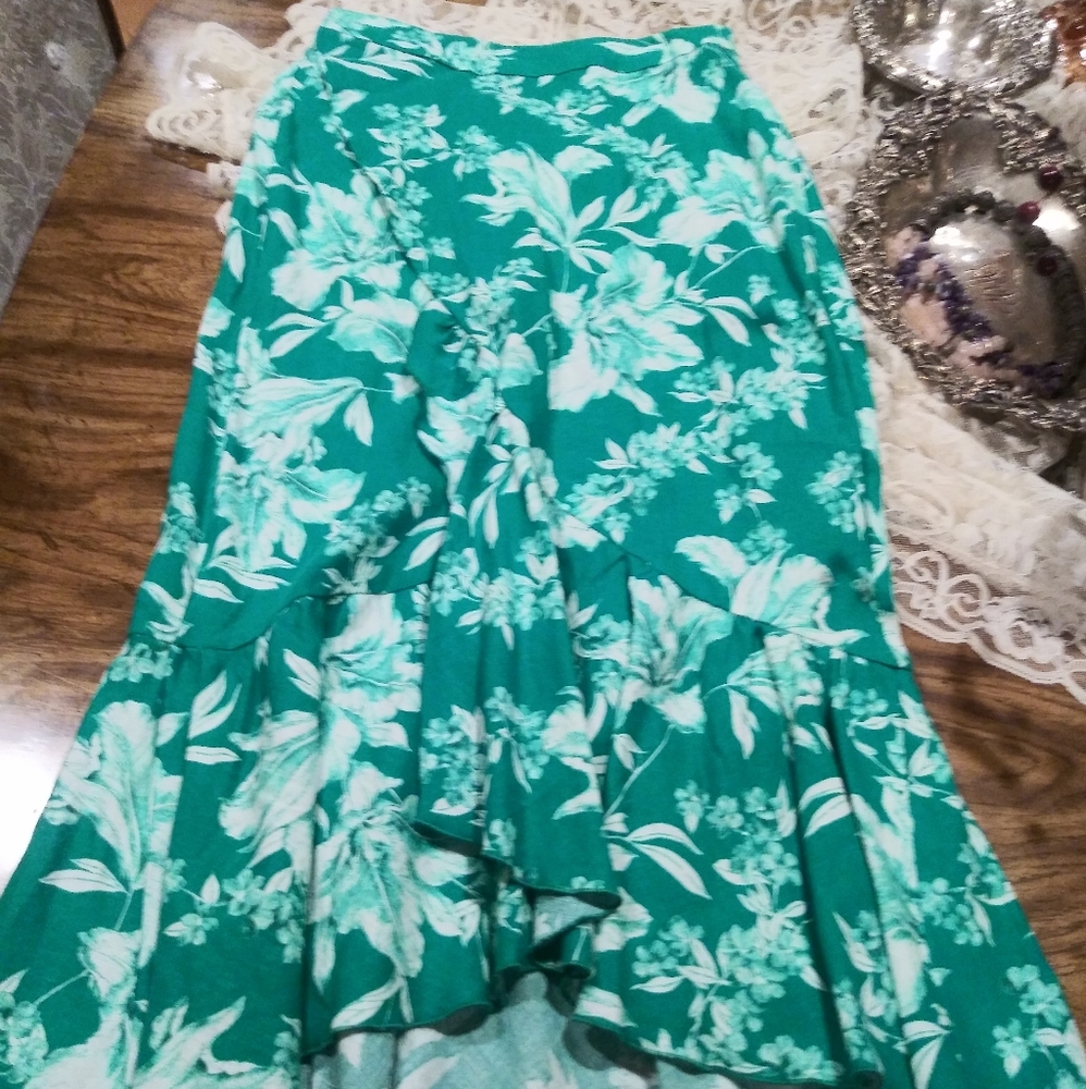 SOLD Zara linen rustic floral ruffle midi skirt - Picture 2 of 5